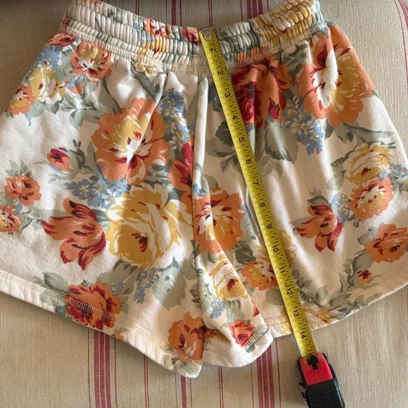 Loeffler Randall Floral Women's Shorts - Picture 4 of 4